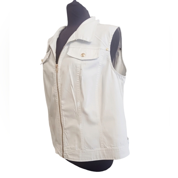 Linea by Louis Dell'Olia Plus Size White ZipUp Vest with Gold Hardware Size 1X - Picture 4 of 4
